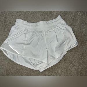 2.5 inch lululemon hotty hots